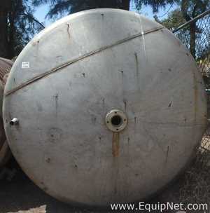 Stainless Steel Vertical 2500 Gal Tank