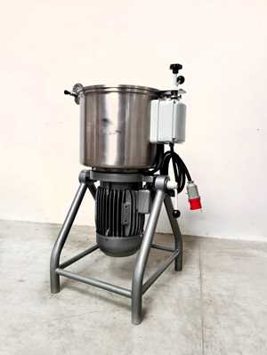 Powder mixer
