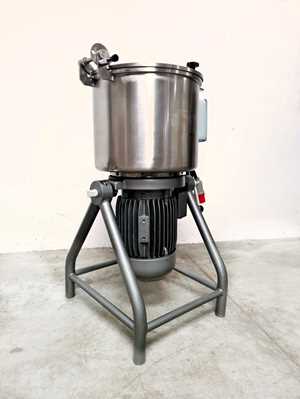 Powder mixer