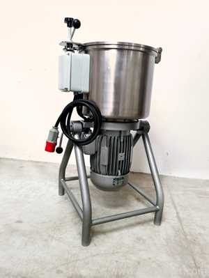 Powder mixer