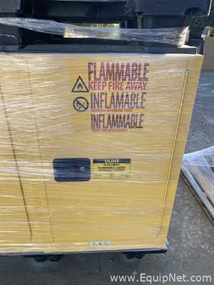 Linhas de Armário de Armazenamento para Inflamáveis Uline Requisitos de Ar 12 GALS