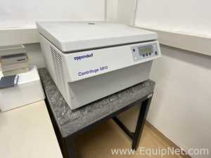 Centrífuga para Laboratórios Eppendorf 5810