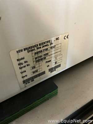 New Brunswick Scientific innova 2180 Laboratory Platform Shaker with Julabo FP40 Chiller