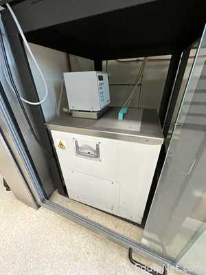 New Brunswick Scientific innova 2180 Laboratory Platform Shaker with Julabo FP40 Chiller