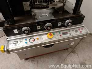 Tableteadora Manesty Novapress