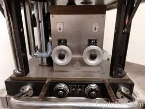 Tableteadora Manesty Novapress