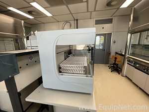 Waters Corporation Acquity QDa HPLC with 2545 Quaternary Gradient Module and 3767 Sample Manager
