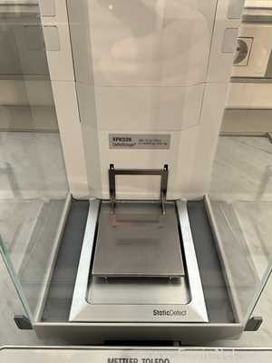 Mettler Toledo XPR226 Delta Range 121/220 Gram Balance