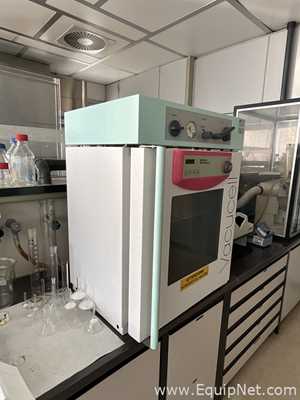 MMM Medcenter VACUCELL 55 Laboratory Vacuum Oven