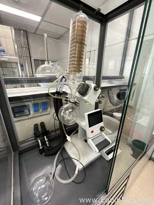 Buchi R-300 Laboratory Evaporator with Edwards XDS5 Atex Vacuum Pump and Julabo FC600 Chiller