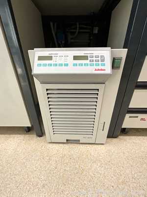Buchi R-300 Laboratory Evaporator with Edwards XDS5 Atex Vacuum Pump and Julabo FC600 Chiller