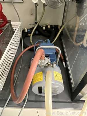 Buchi Rotavapor R-200 Evaporator with Vacubrand RE2 Vacuum Pump