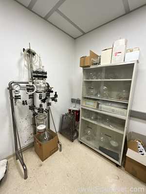 Lot of 2 off Laboratory Glass Reactors Plus Various Laboratory Glassware