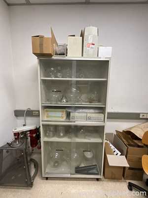 Lot of 2 off Laboratory Glass Reactors Plus Various Laboratory Glassware