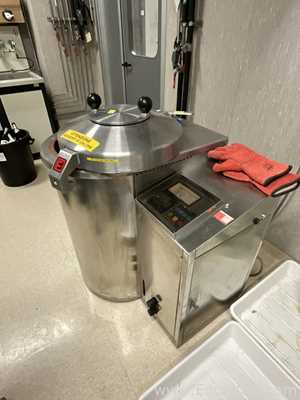 Fedegari Vertical Laboratory Autoclave