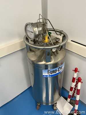 Sintesy Liquid Nitrogen Cryogenic Sample Storage System with Sintesy Environmental Monitoring System