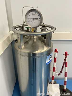 Sintesy Liquid Nitrogen Cryogenic Sample Storage System with Sintesy Environmental Monitoring System