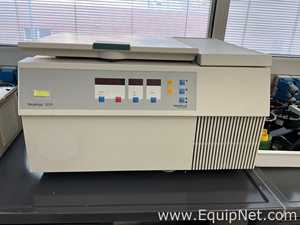 Kendro Laboratory Products Megafuge 2.0R Refrigerated Laboratory Centrifuge