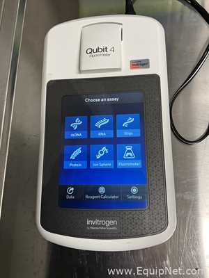 Thermo Fisher Scientific Invitrogen Qubit 4 Fluorometer