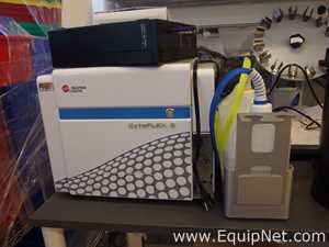 Equipamentos de última geração para análise celular e cromatografia disponíveis na América do Norte.
