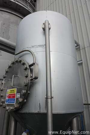 2000 Litre Stainless Steel Vertical Sodium Hydroxide Tank with Pump in Bund