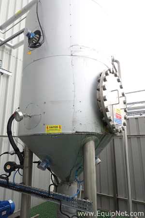 2000 Litre Stainless Steel Vertical Sodium Hydroxide Tank with Pump in Bund