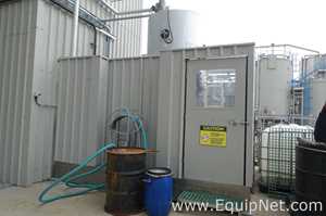 2000 Litre Stainless Steel Vertical Sodium Hydroxide Tank with Pump in Bund