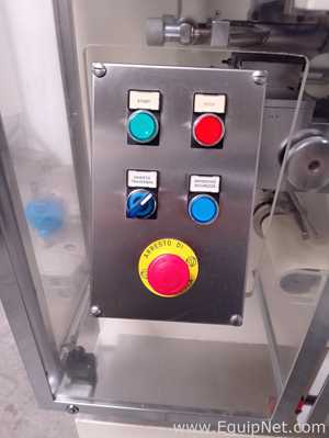 Máquina Vertical Formadora, Llenadora y Selladora  Universal Pack VBU