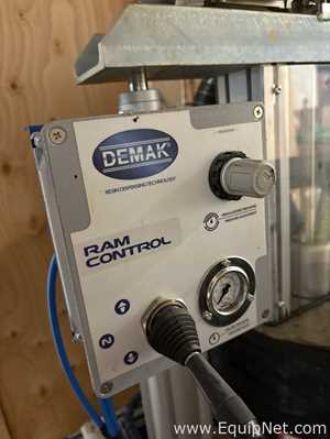 Máquina de Encapsulamento e Envase de Cápsulas DEMAK CV DL70 ASI