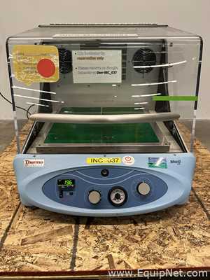 Thermo Scientific MaxQ 4000 BenchTop Incubated Shaker