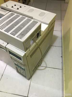 Agilent Technologies 6890 Gas Chromatograph
