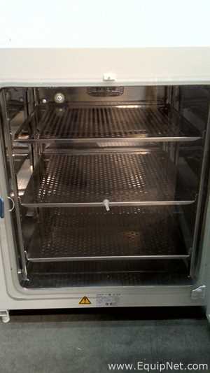 Incubadora Thermo Scientific HERAcell 240i