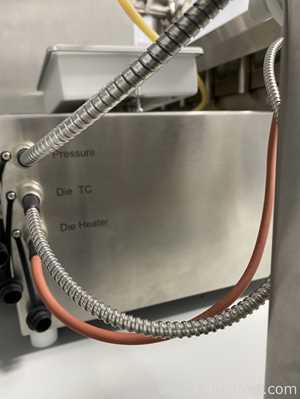 Sistema Extrusor De Doble Tornillo Thermo Scientific Pharma 11 Con Molino Granulador