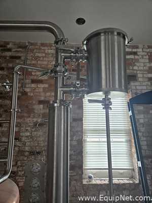 Equipo para elaboración y destilación de cerveza Bridgetown Brew Systems 225 Gallon 2 Plate Reflux single batch Distillation Unit.  225 Galones