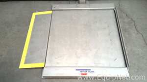 Mettler Toledo IND 560 Weighing Terminal with Mettler Toledo Deckmate Floor Scale Platform