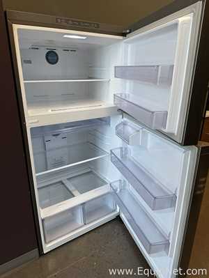 Samsung RT21M6213SR Top-Freezer Refrigerator