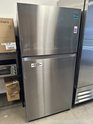 Samsung RT21M6213SR Top Freezer Refrigerator