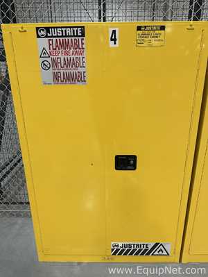 Lote de  Gabinetes de Almacenamiento de Inflamables JustRite Requisitos de aire 60 GALS.  60 Galones