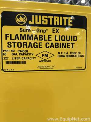 Lote de  Gabinetes de Almacenamiento de Inflamables JustRite Requisitos de aire 60 GALS.  60 Galones