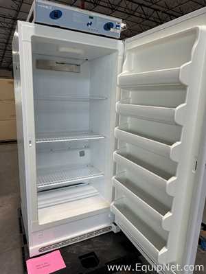 Thermo Scientific 3733A Refrigerated Incubator