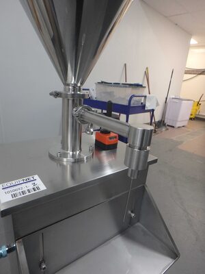 Guangzhou Lianmeng Machinery Equipment Co LM GT 150ML Manual Filler