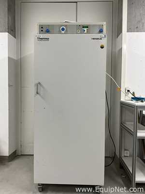 Incubadora Thermo Electron Corporation Heraeus B6420