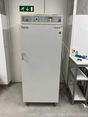 Incubadora Thermo Electron Corporation Heraeus B6420