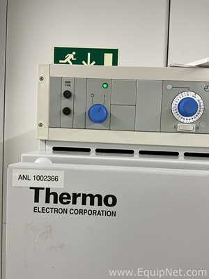 Incubadora Thermo Electron Corporation Heraeus B6420