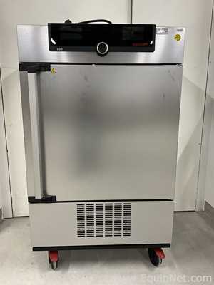 Incubadora Memmert GmbH Co.Kg ICH110Leco. Sem Uso