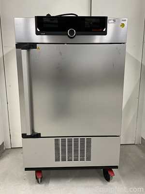 Incubadora Memmert GmbH Co.Kg ICH110Leco. Sem Uso