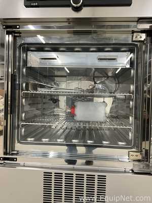 Incubadora Memmert GmbH Co.Kg ICH110Leco. Sem Uso