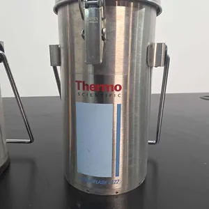 lote de  3 Equipamento de Apoio Criogênico Thermo Scientific ThernoFlask 2122