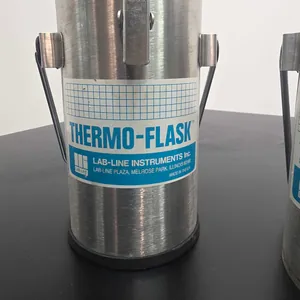 lote de  3 Equipamento de Apoio Criogênico Thermo Scientific ThernoFlask 2122