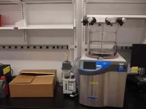 Labconco FreeZone 4.5L -50C 700401000 Benchtop Freeze Dryer with Vacuum Pump